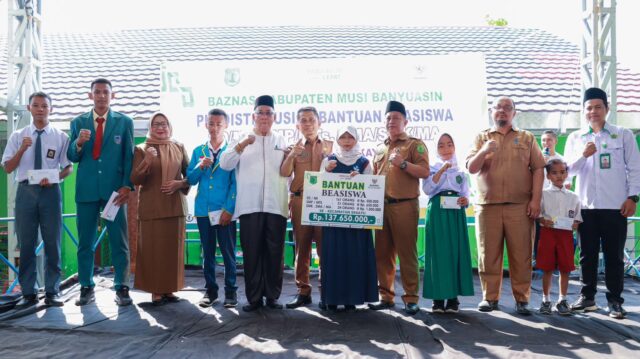 Keselarasan Program dengan Pemkab, Baznas Muba Distribusikan Bantuan Pendidikan Beasiswa se-Kecamatan Sekayu