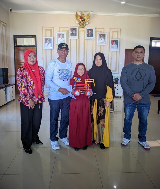 Bupati Oskar Manoppo Lepas Siswi Dewi Athena ke Final ISTEMCC 2025
