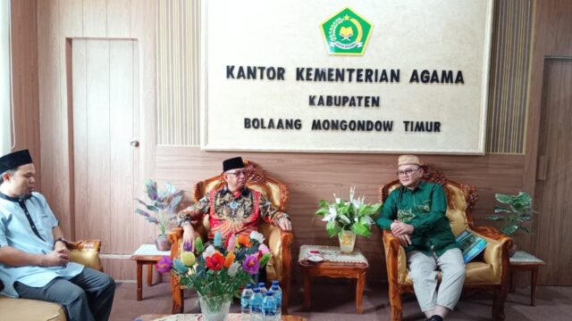 Oskar Manoppo Hadiri Wisuda Santri TPA/MDT dan Serahkan Hibah Tanah untuk Kemenag Boltim