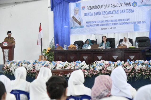 Lucia Kristina Sumaiku, Secara Resmi Membuka Sosialisasi Bunda Paud