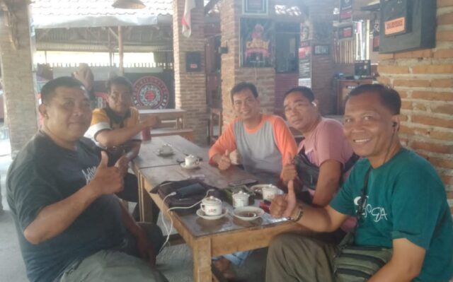 DPC GWI Jember terbentuk pada 14 Juli 2025 lewat SK No.058/SK-DPC/07/25 yang diteken langsung oleh Ketua Umum DPP GWI, Andera, di Jakarta. Tak menunggu lama, semangat kerja langsung dinyalakan sejak hari pertama. Senin 3 Agustus 2025. (Foto : Ruslan)