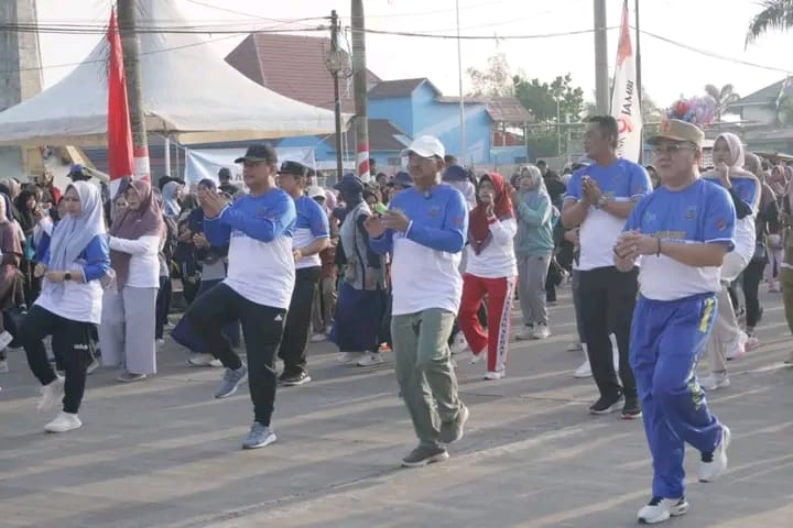 Lomba senam dan e-sport dalam puncak peringatan HAORNAS dan HUT KORMI di Kuala Tungkal, Minggu, 14 September 2025. Ajang ini menjadi momentum pembinaan atlet usia dini di Tanjab Barat. Foto: Diskominfo Tanjab Barat