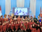 Seminar motivasi “Remaja Hebat, Indonesia Emas” di Ballroom Suzuya Hotel, Rantauprapat, Jumat, 10 Oktober 2025. Narasumber dari BKKBN Provinsi Sumatera Utara memberikan edukasi kepada para remaja untuk membangun masa depan yang berdaya saing dan berkarakter. (Foto : Heri/IKN)