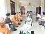 Bupati Bolaang Mongondow Timur Oskar Manoppo, didampingi Wakil Bupati Argo V. Sumaiku, menerima kunjungan Entry Meeting dari BPK RI Perwakilan Sulawesi Utara di Ruang Kerja Bupati, Senin, 27 Oktober 2025. Foto: Humas Pemkab Boltim