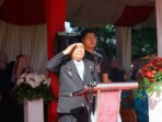 Wakil Bupati Labuhanbatu H. Jamri, ST., memimpin upacara peringatan Hari Sumpah Pemuda ke-97 tahun 2025 di Lapangan Ikabina Rantauprapat, Selasa (28 Oktober 2025). (Foto: Heri/ikn)