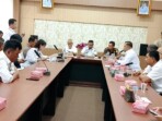 Pemda Touna bersama pihak Pertanahan menggelar pertemuan terkait sertifikat tanah Desa Betaua seluas lebih dari 9 hektar, Rabu, 29 Oktober 2025. FOTO :bdy/ikn