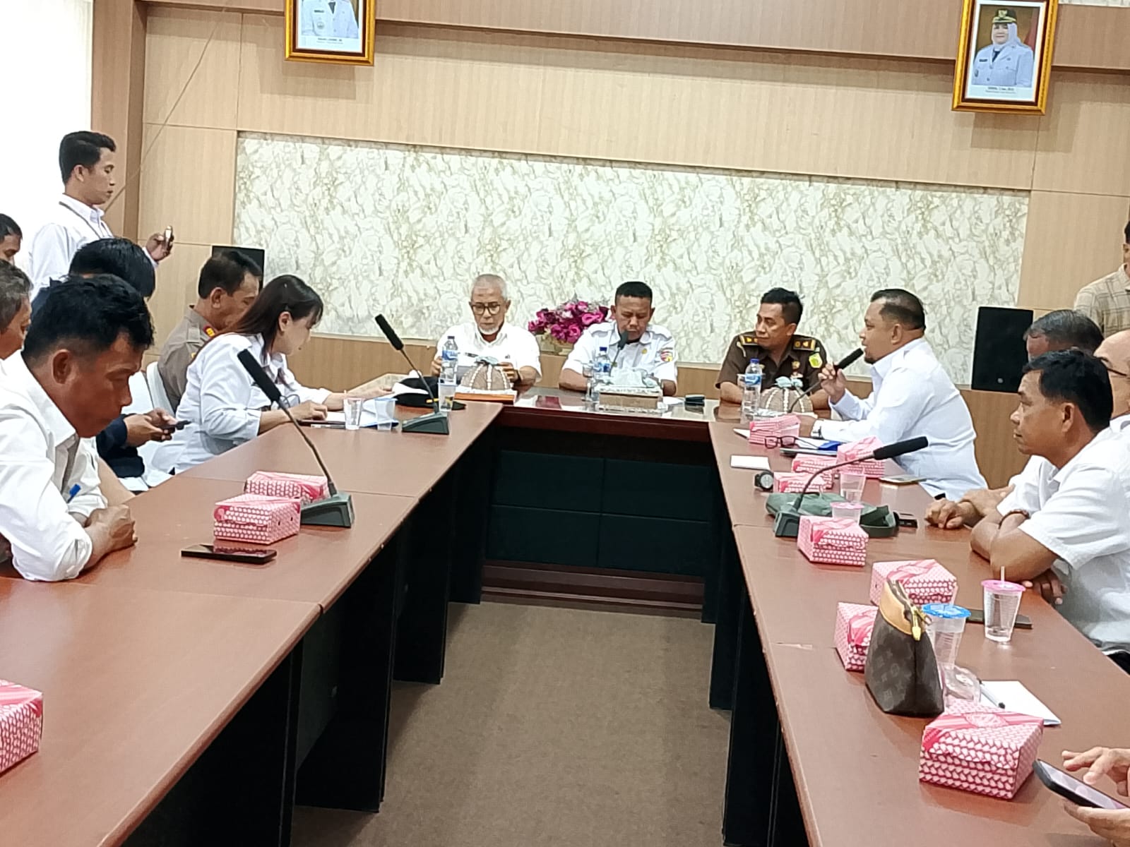 Pemda Touna bersama pihak Pertanahan menggelar pertemuan terkait sertifikat tanah Desa Betaua seluas lebih dari 9 hektar, Rabu, 29 Oktober 2025. FOTO :bdy/ikn