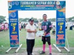 Suasana final turnamen sepak bola ULB Cup 2025 antara SMK Negeri 1 Rantau Utara dan SMA Negeri 3 Rantau Utara di Stadion Binaraga Rantauprapat, Rantau Utara, Kamis, 30 Oktober 2025. SMK Negeri 1 Rantau Utara berhasil keluar sebagai juara setelah menang 5-4 melalui adu penalti. (Foto : Heri/ikn)