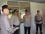Wakapolda Sulut Brigjen Pol. Awi Setiyono meninjau ruang pelayanan SPKT Polres Boltim, Kamis, 6 November 2025. Foto: Klas/IKN