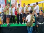 Asisten I Setdaprov Sulut Dr. Denny Mangala, M.Si., bersama Kepala Badan Kesbangpol Sulut Johnny Alexander Suak, SE, M.Si., ikut berbaur dengan ribuan peserta dalam Kodam Merdeka Run 2025 di kawasan Mega Mall Manado, Sabtu, 8 November 2025. Ajang bertema “Run For Heroes — Berlari dengan Jiwa Pahlawan” ini menjadi wadah meneguhkan semangat kepahlawanan dan sportivitas di Sulawesi Utara. Foto: Dokumentasi Humas Pemprov Sulut