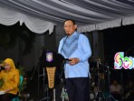 Gubernur Gorontalo, Gusnar Ismail, memberikan motivasi kepada peserta Peran Saka Nasional 2025 dalam malam kebersamaan di Rumah Dinas Gubernur, Minggu (2/11/2025). Dalam sambutannya, Gusnar menekankan pentingnya kekompakan dan semangat kepemimpinan di kalangan Pramuka sebagai calon pemimpin bangsa. Foto: Adit/IKN