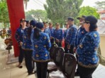 Camat Talawaan, Alexander Warbung, S.IP., memimpin tim PBB dari Kecamatan Talawaan dalam lomba Peraturan Baris Berbaris memeriahkan HUT ke-22 Kabupaten Minahasa Utara, Jumat, 15 November 2025, di Lapangan Kantor Bupati Minahasa Utara. (Foto: Denny/ikn)
