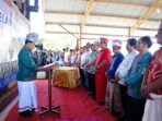 Gubernur Sulut Mayjen TNI (Purn) Yulius Selvanus melantik Pengurus dan Penasehat KKT Sulut periode 2025–2030 di Rumah Tongkonan, Taman Budaya Manado, Minggu, 23 November 2025. (Foto: Syl/IKN)